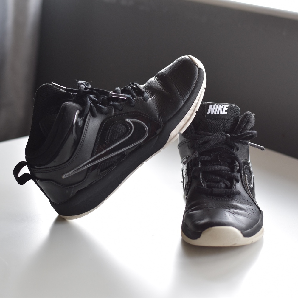 Nike Team Hustle D6
